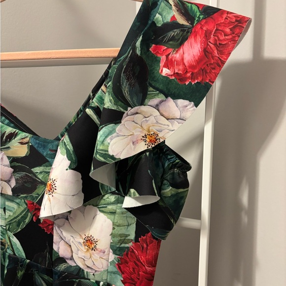 Alexia Admor Red and Green Floral One-Shoulder Dress - Picture 9 of 9